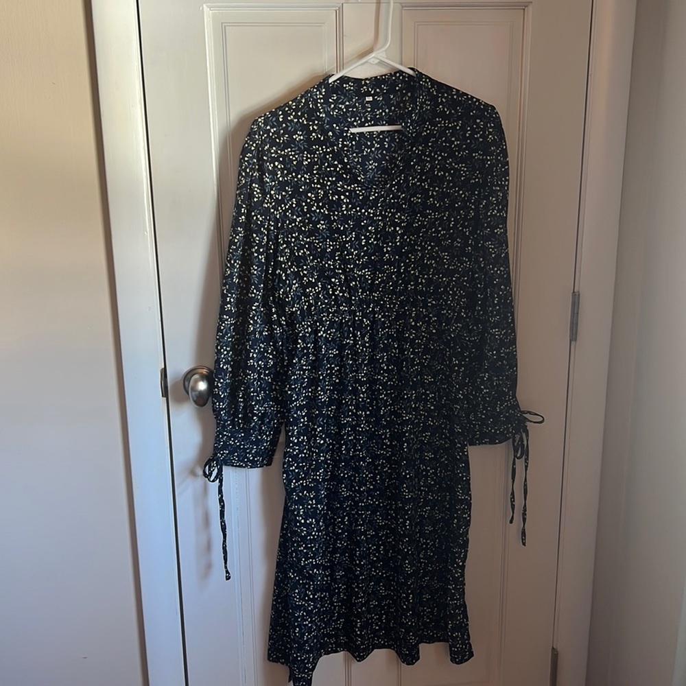 Blue snd yellow ditzy flower dress.